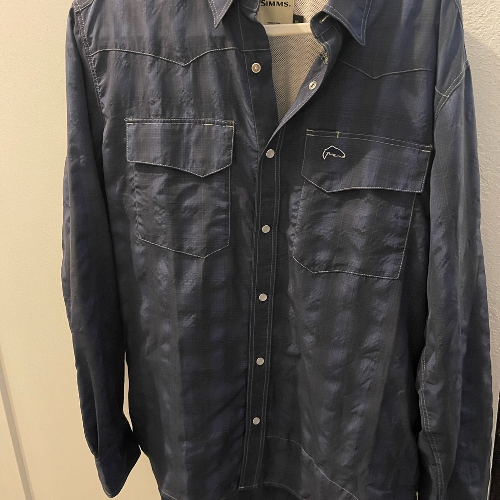 Simms size Large vented pearl snap long sleeve fishing shirt NWT